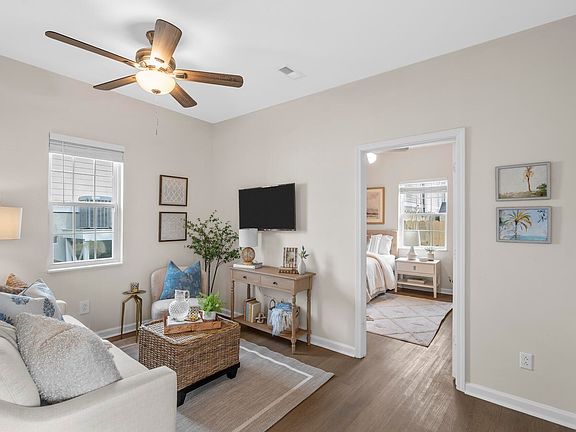 4th image of 16 Strawberry Ln #B