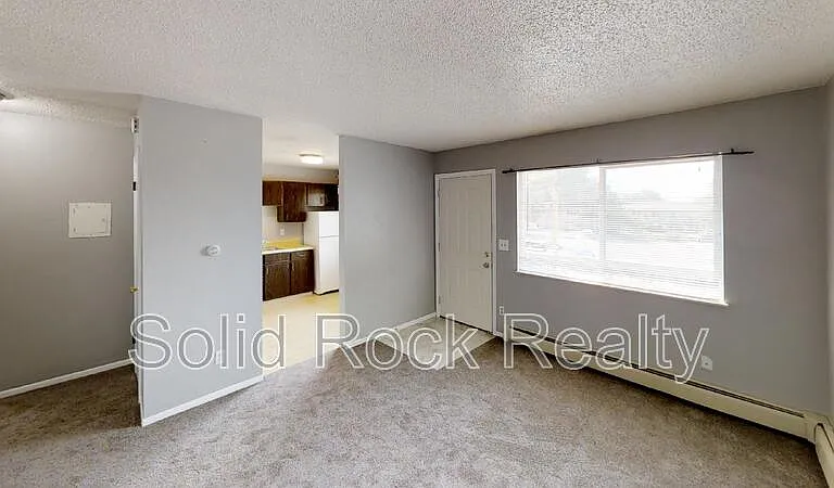 325 Bonnie Ct #B — Photo 9
