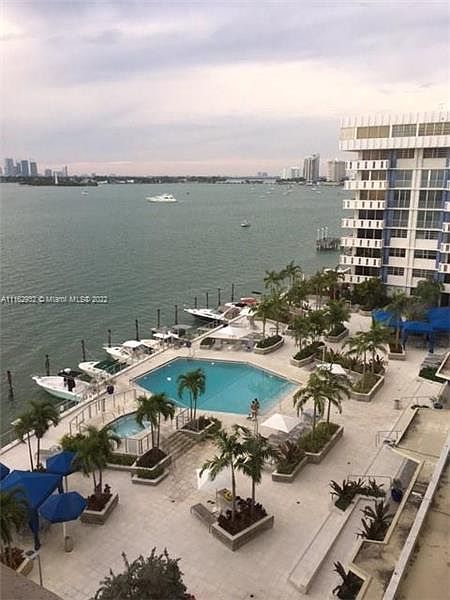 1st image of 800 West Ave APT 809