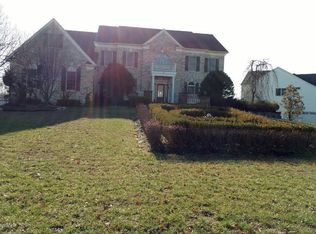 1 Elkridge Way, Manalapan, NJ 07726