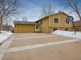 4220 157th St W, Rosemount, MN 55068