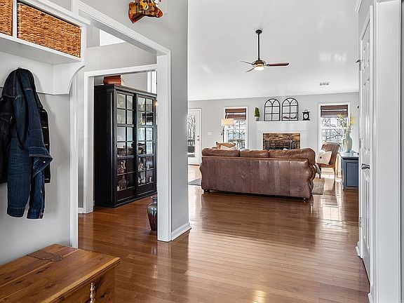 3rd image of 7315 Lanier Cove Ct