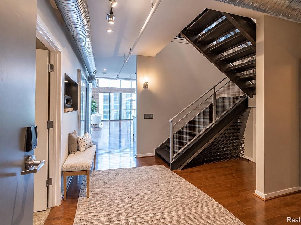 100 N Center St Unit 302, photo 4