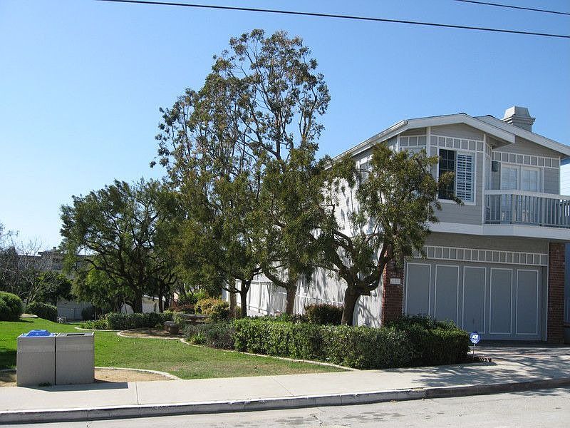 1st image of 435 Hollowell Ave