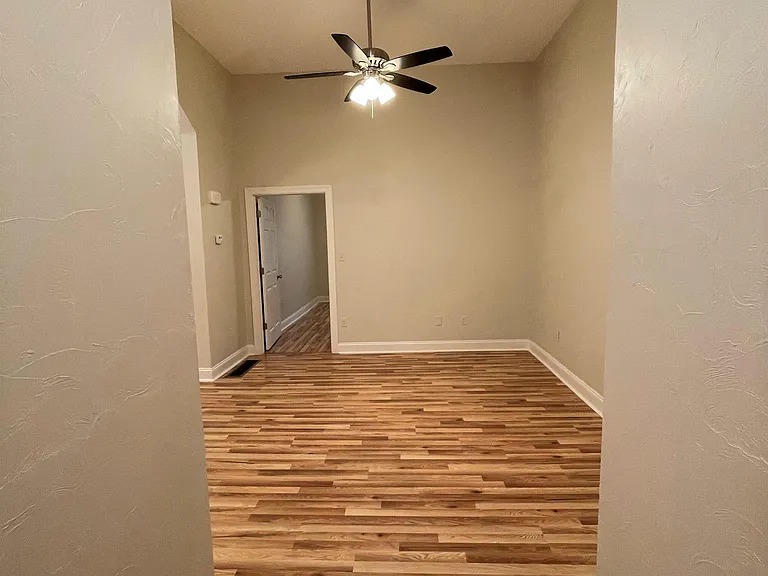 4028 Liberty Ave — Photo 28