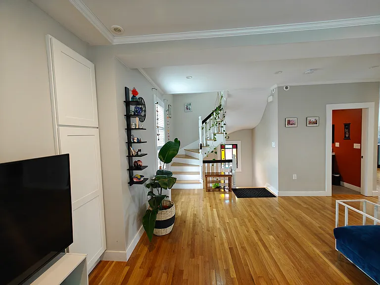 44 Worley St #2 — Photo 4