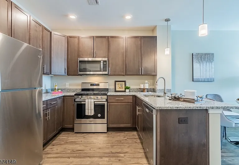 54 N Main St #301 — Photo 9