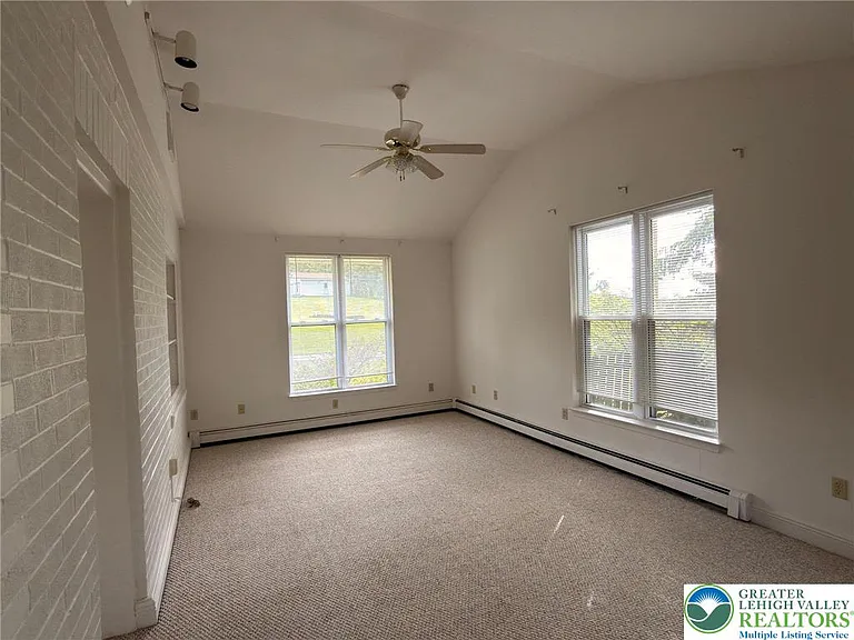 9751 Newtown Rd #B — Photo 5