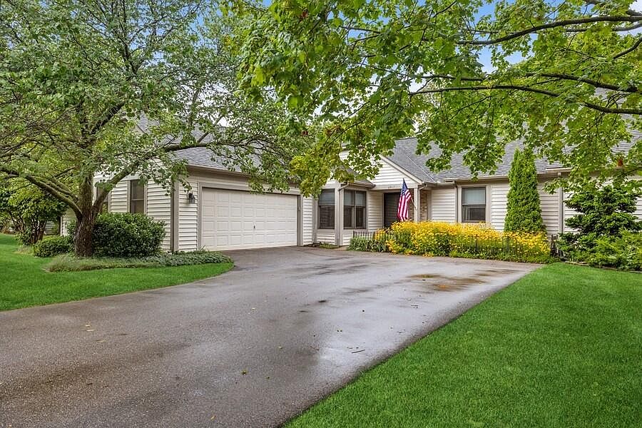 2447 Shoreham Highlands St, Saint Joseph, MI 49085 Zillow