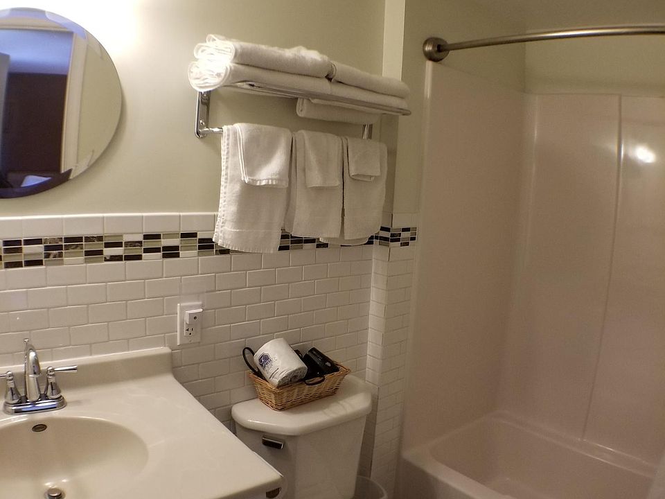 1st image of 12-1305 N Superior Ave #12