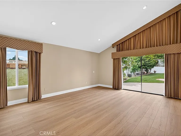 18259 Minnehaha St — Photo 23