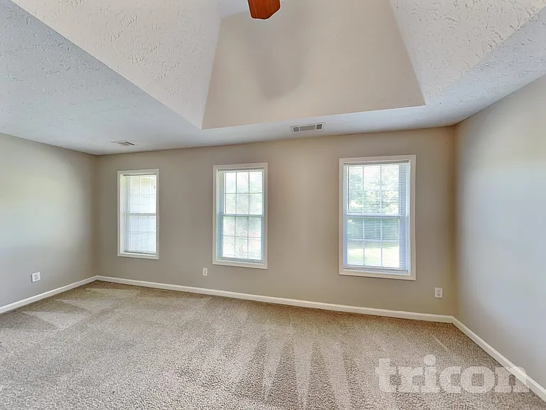 101 Midland Dr — Photo 8