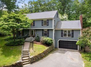 21 Rolling Ln, Dover, MA 02030
