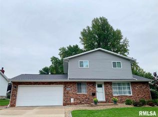 3432 W Capitol Dr, Peoria, IL 61614