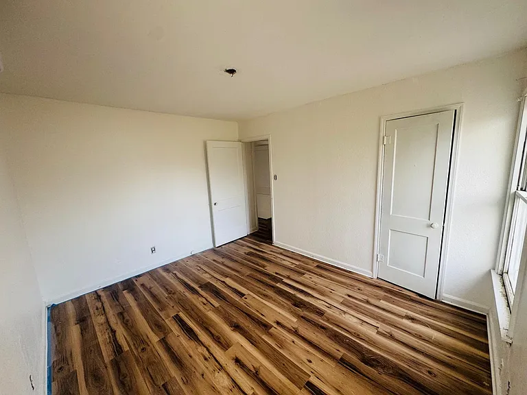 1104 Luna St — Photo 7