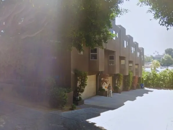 1077 W Kensington Rd #3, Los Angeles, CA 90026