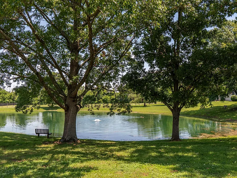 Summerlake Apartments — Photo 91