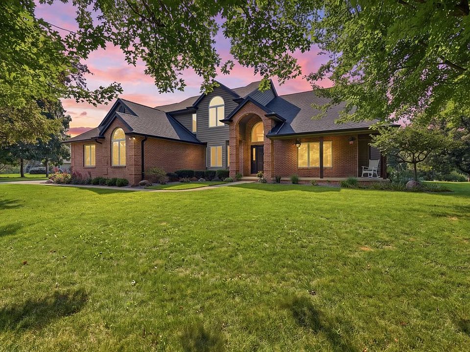 1st image of 655 Deer Lakes Dr