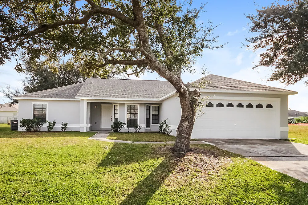 3 bed, 2.0 bath, 1481 sqft, $1,980 — Photo 1