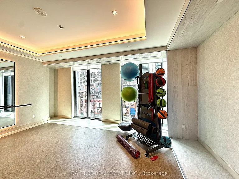 8 Wellesley St W #3305 — Photo 8