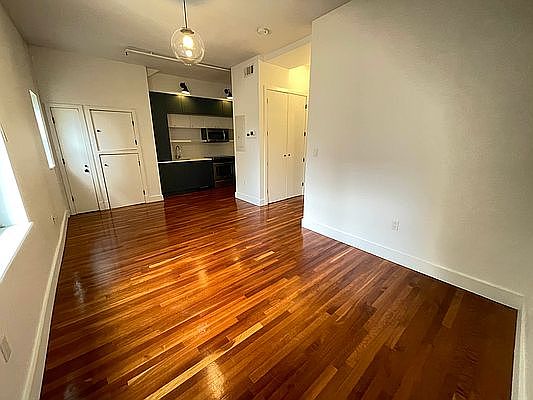 2nd image of 178 Bainbridge St #113