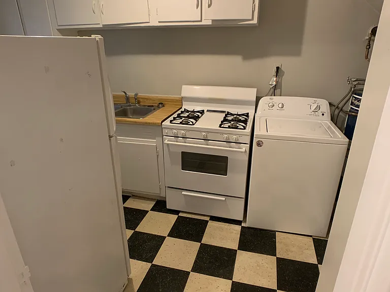 1661 Valley Ave — Photo 18