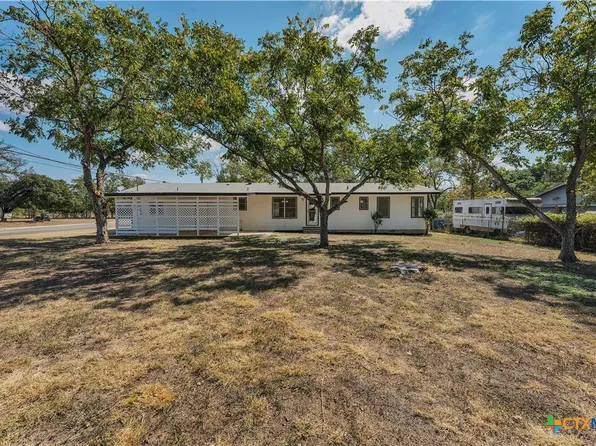 1391 Hillcrest Dr, New Braunfels, TX 78130