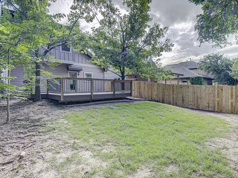 7337 Menchaca Rd #22 — Photo 25