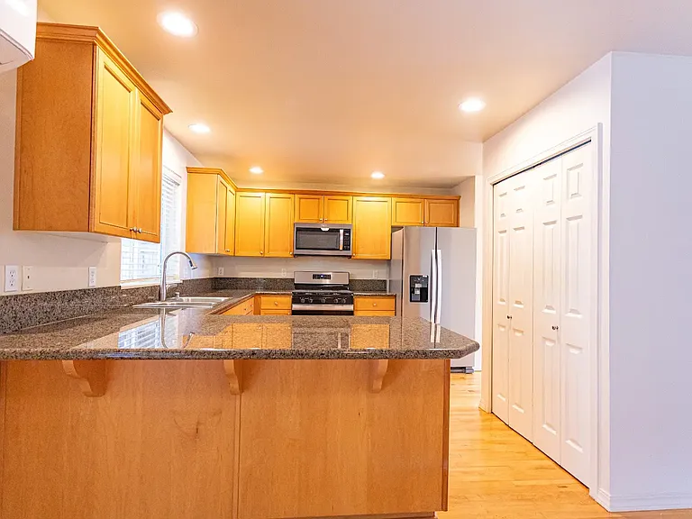 3408 S 283rd Ln — Photo 2
