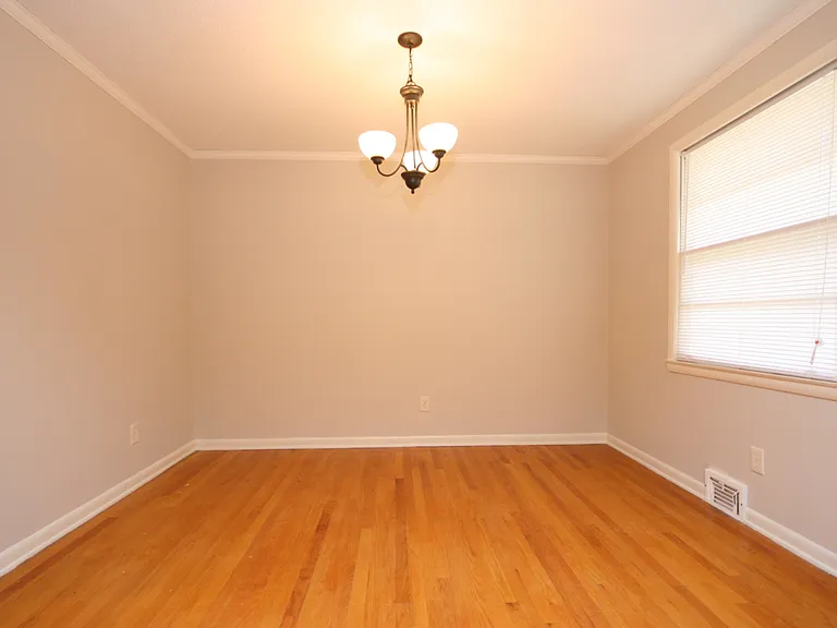 7620 Charlotte Dr SW — Photo 9