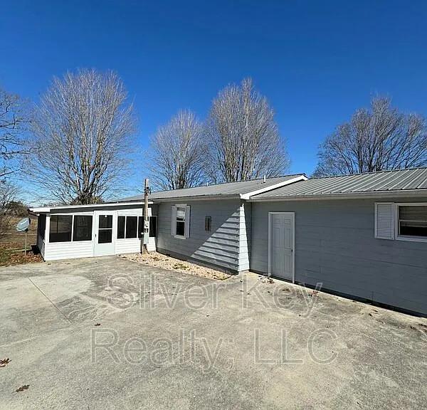 2955 Oakland Rd — Photo 3
