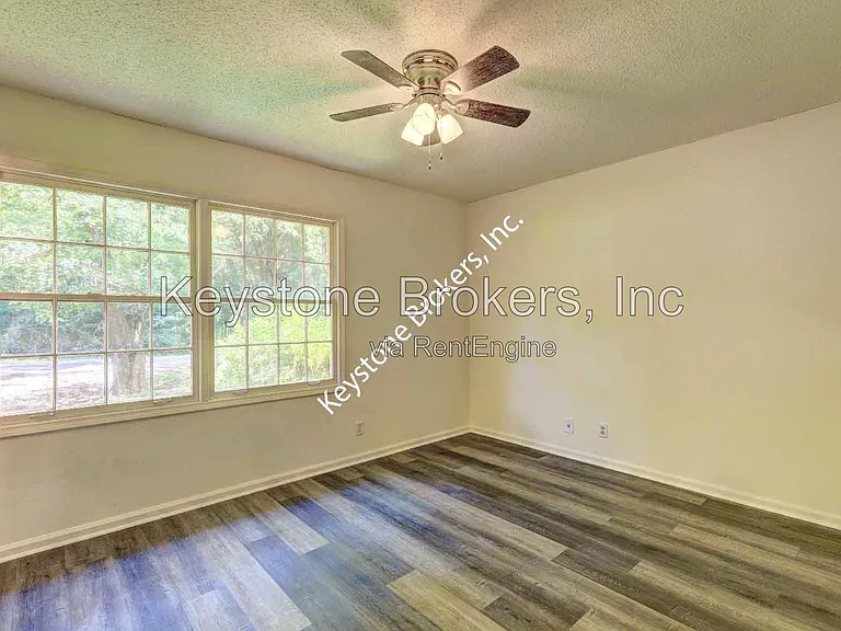 5576 Kiernan Dr — Photo 6