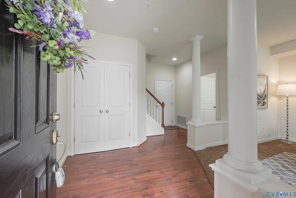 3 bed, 1956 sqft, $2,800 — Photo 4