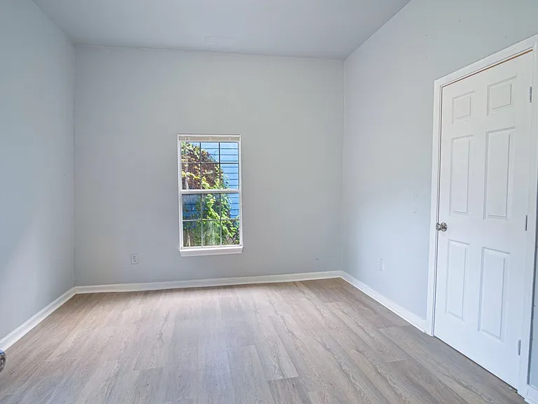 318 Vine St — Photo 6