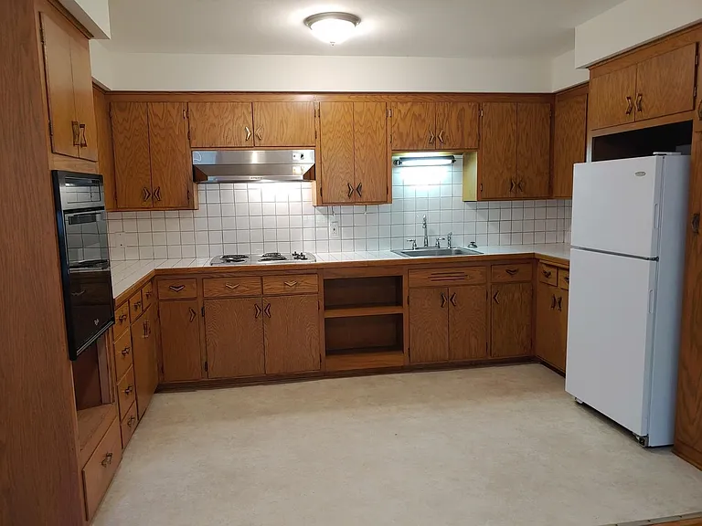 2434 Dupont Ave S — Photo 5