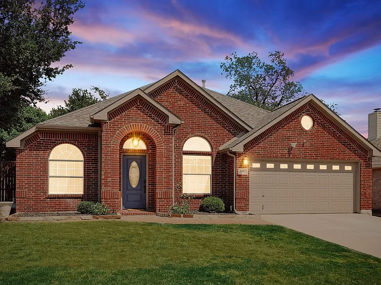2402 Blue Holly Dr — Photo 37