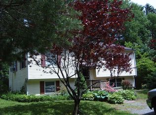 11 Cedar St, Sheffield, MA 01257