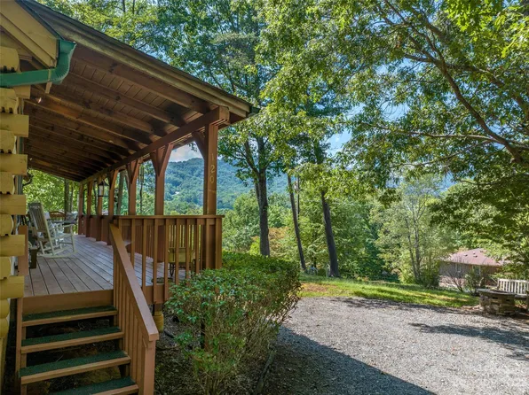 120 Laurel Ln, Lake Lure, NC 28746