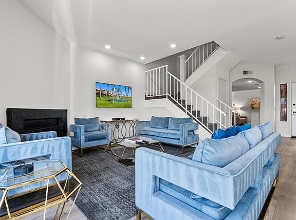 4th image of 38101 Crocus Ln