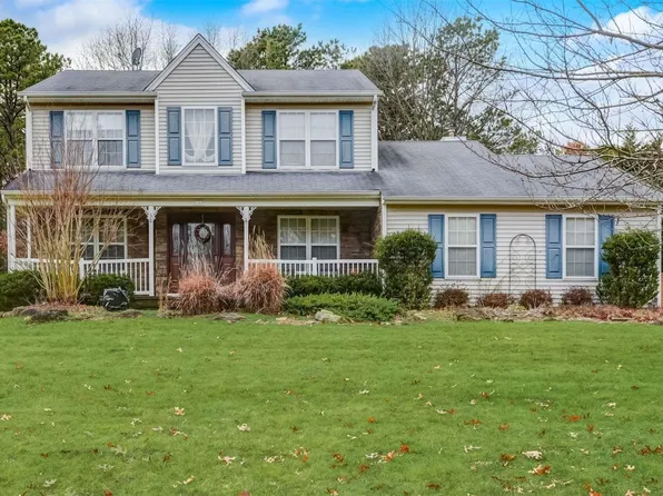 38 Summersweet Drive, Middle Island, NY 11953