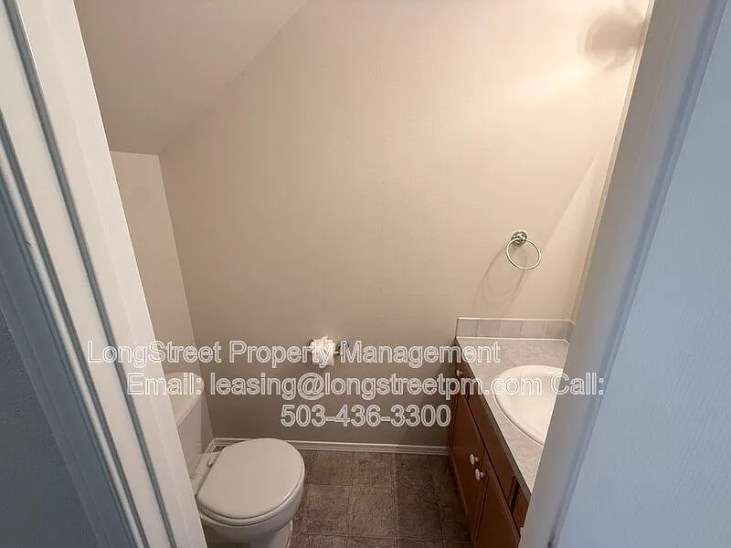 3 bed, 3.0 bath, 1244 sqft, $2,695 — Photo 4