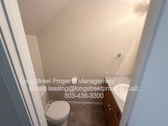 4th image of 1825 SW Easy St