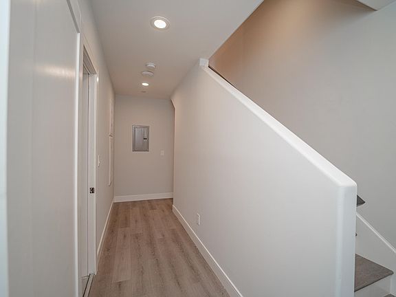 4th image of 2117 1/2 Holly Dr #2117-1/2