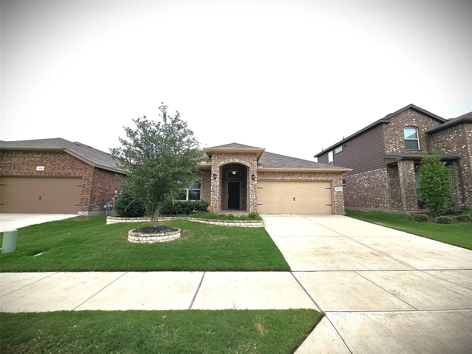 3 bed, 1852 sqft, $2,400 — Photo 1