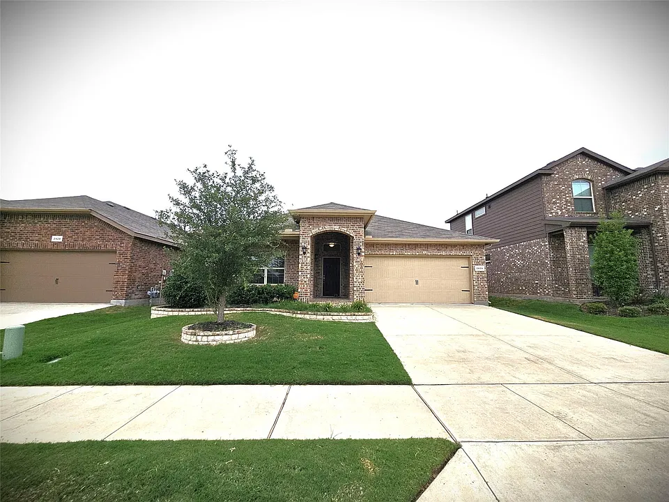 2424 Clay Creek Ln