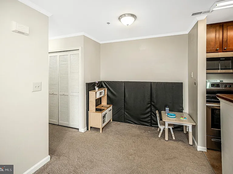 75 Fern Oak Cir #303 — Photo 11