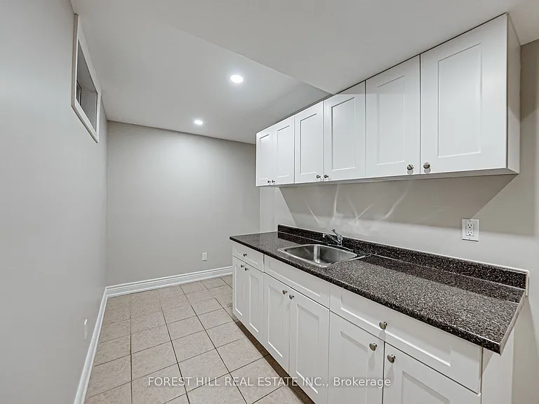 300 Conley St — Photo 27