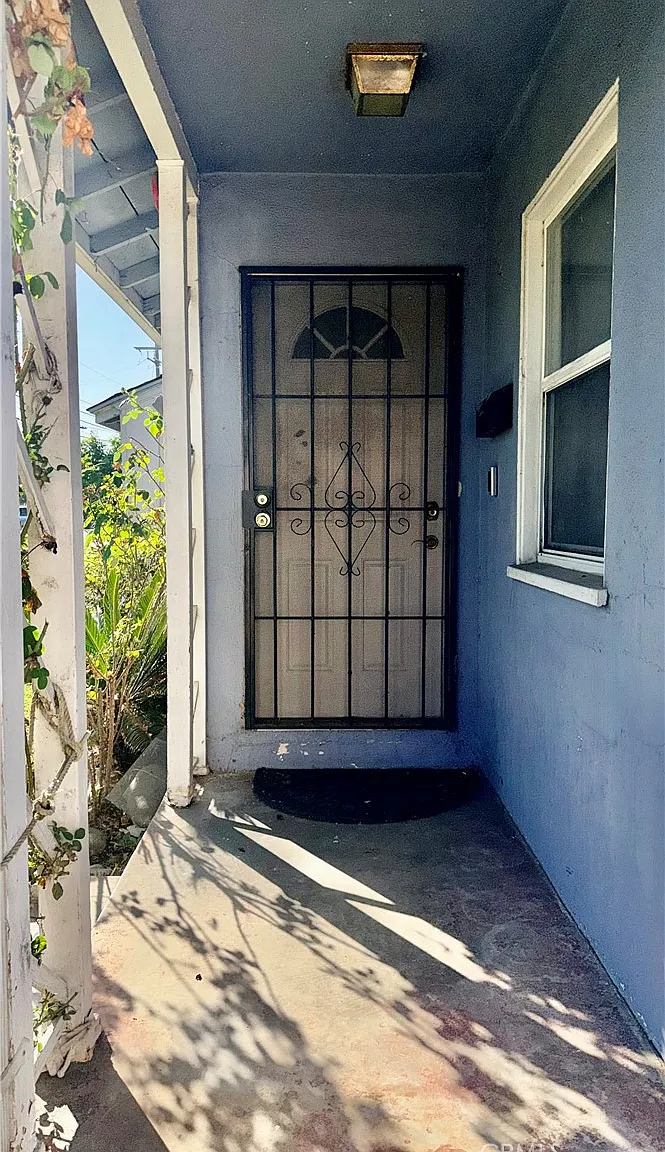 3 bed, 962 sqft, $3,200 — Photo 2
