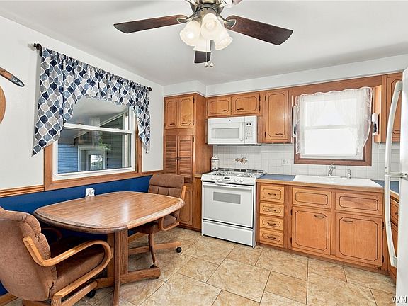 2nd image of 242 Seneca Pl