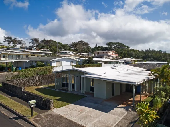 2435 Ahaiki St, Pearl City, HI 96782
